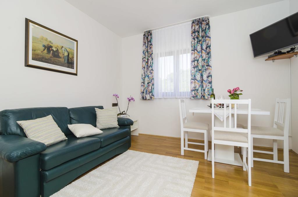 Apartment Nadine Okuklje Eksteriør billede