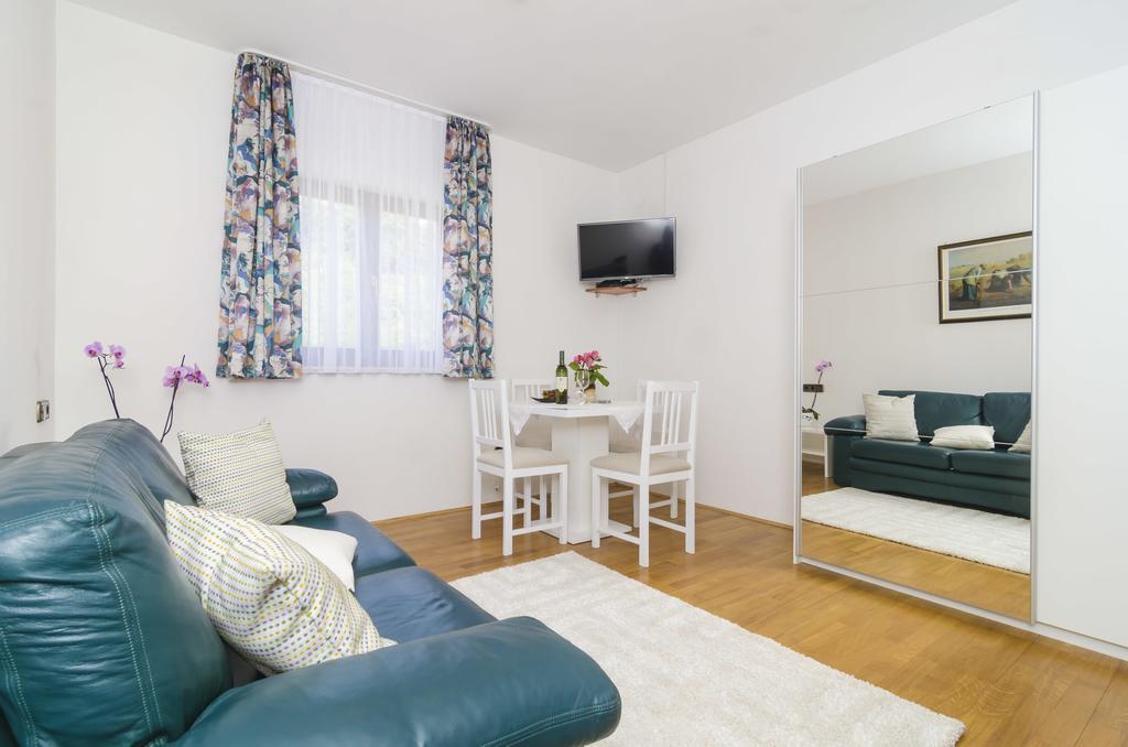 Apartment Nadine Okuklje Eksteriør billede