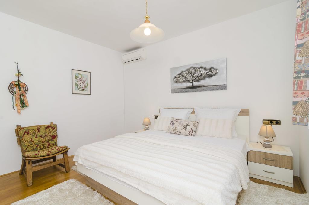 Apartment Nadine Okuklje Eksteriør billede